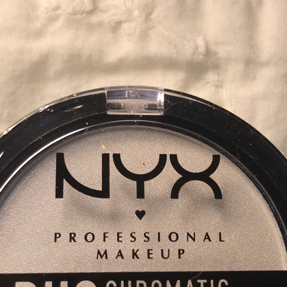 NYX Glam Shadow and Shimmer Collection - Picture 2 of 9